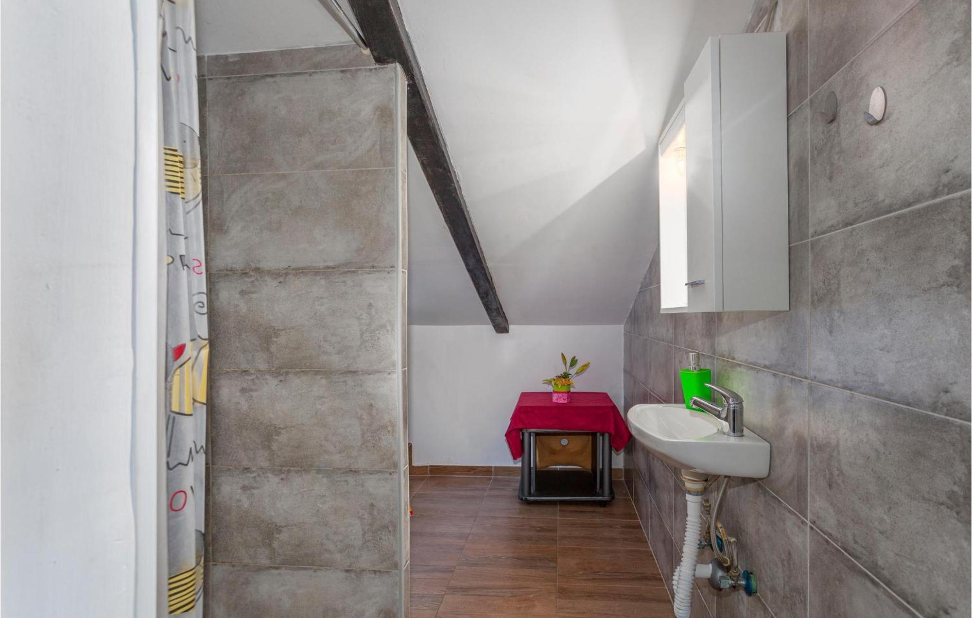 2 Bedroom Amazing Apartment In ニヴィーチェ エクステリア 写真