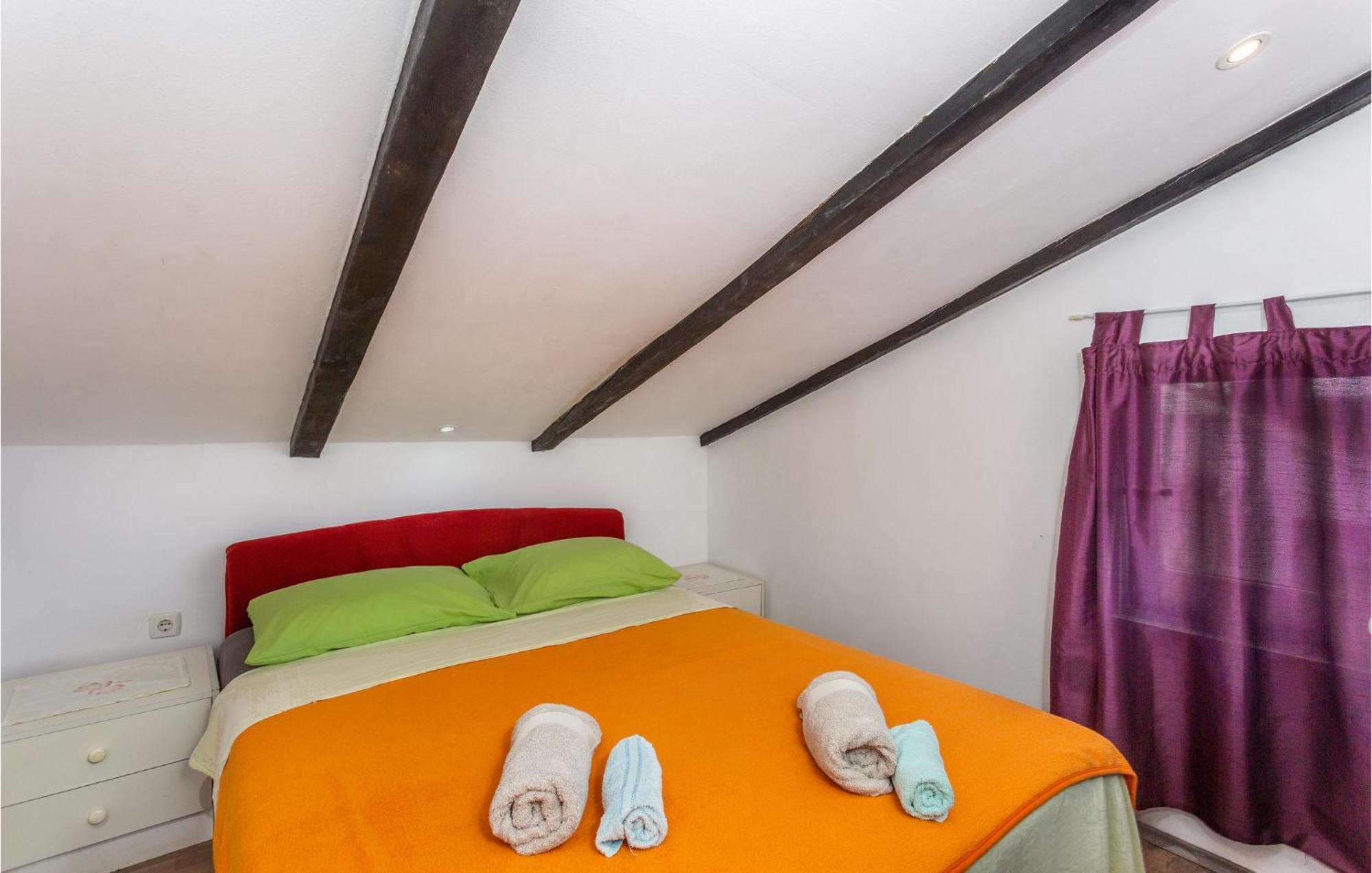 2 Bedroom Amazing Apartment In ニヴィーチェ エクステリア 写真