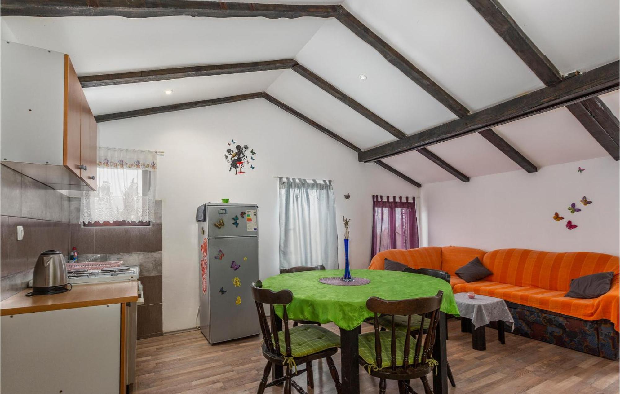 2 Bedroom Amazing Apartment In ニヴィーチェ エクステリア 写真
