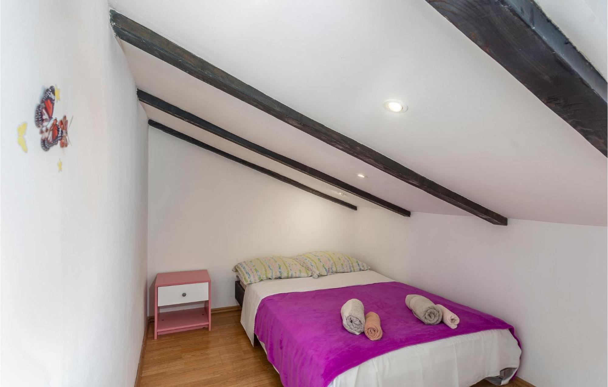 2 Bedroom Amazing Apartment In ニヴィーチェ エクステリア 写真