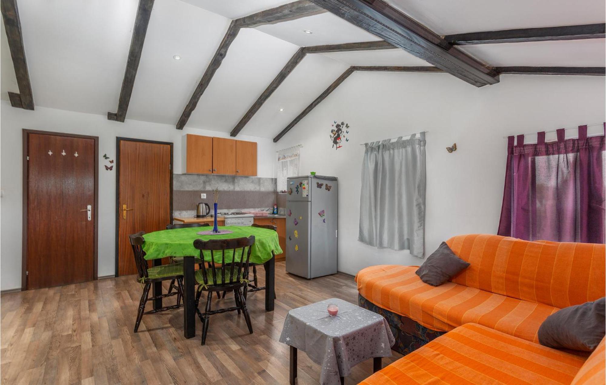 2 Bedroom Amazing Apartment In ニヴィーチェ エクステリア 写真